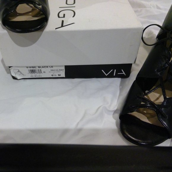 Via Spiga Heels - 6.5 - Picture 2 of 11